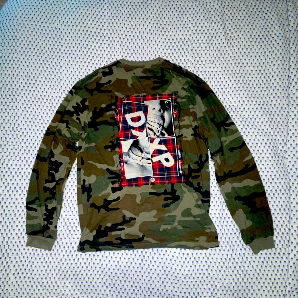 Thrifted camo large long sleeve tee